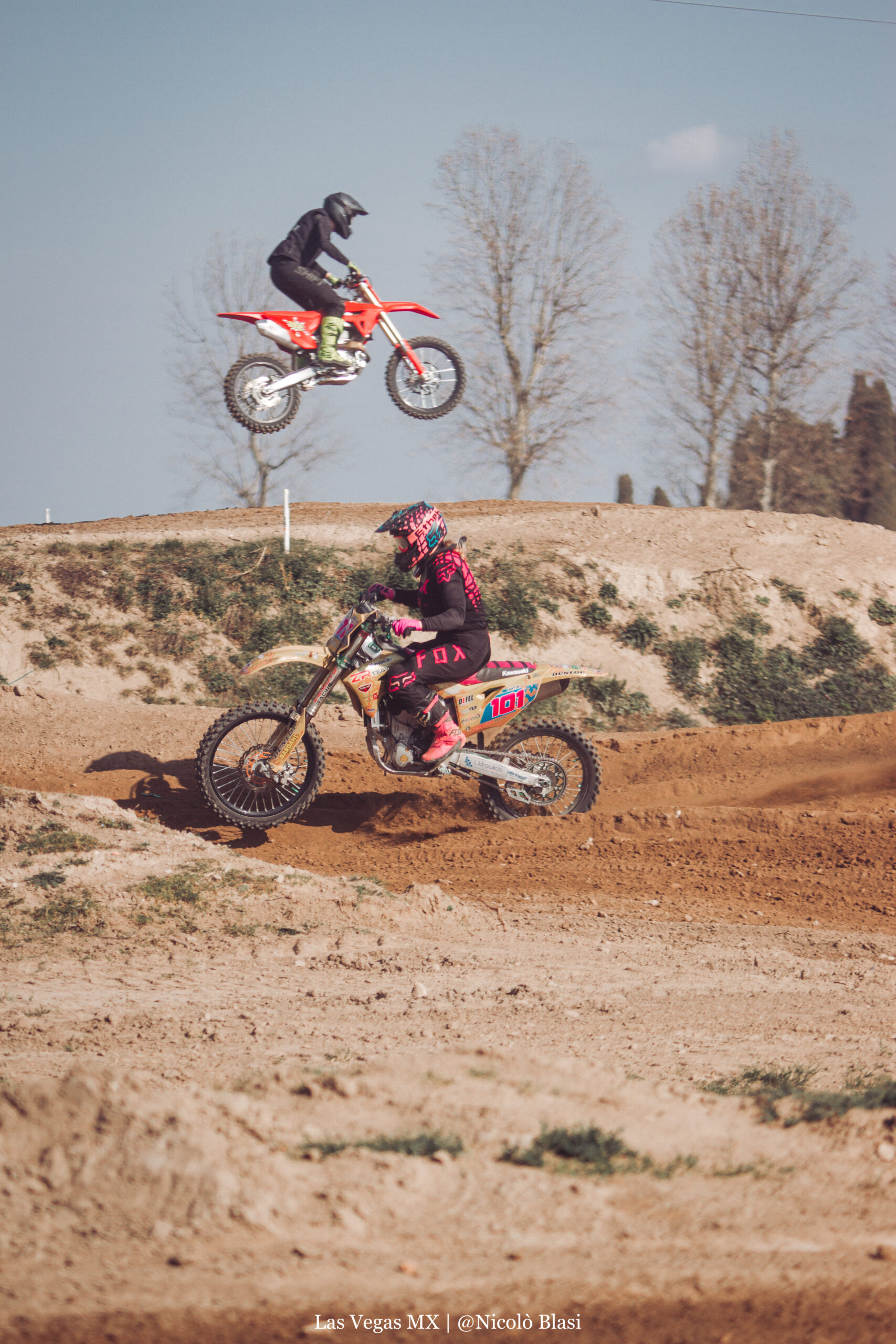 9DEA6923-6212-426F-BE25-ADC0FADBACEF